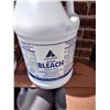 Image 2 : LOT OF 5 FULL BOTTLES OF ULTRA BLEACH