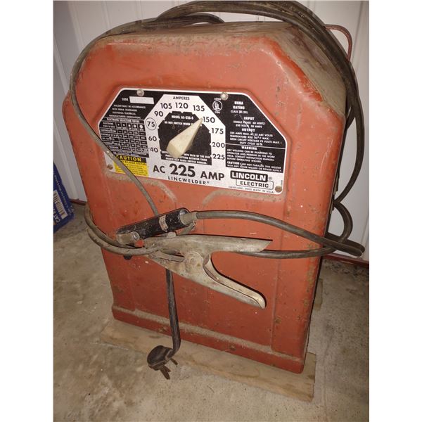 LINCOLN ELECTRIC AC 225 AMP STICK WELDER