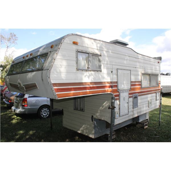 Frontier 10' Camper, Fridge, Furnace, Stove Top, Toilet, c/w Keys & 4 Extra Jacks