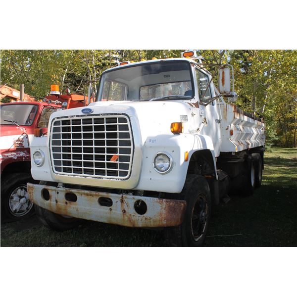 1978 Ford Louisville 8000, 3208 Cat, Rebuilt Auto Trans, 11R 22.5 Tires, 34,000 rears, 15' Box & Tel
