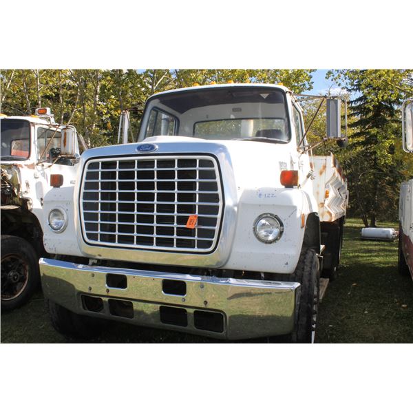 1978 Ford Louisville 8000, Tandem Axle, 3208 Cat, 15' Box & Telescopic Hoist, 14-80 R20 Front Tires,