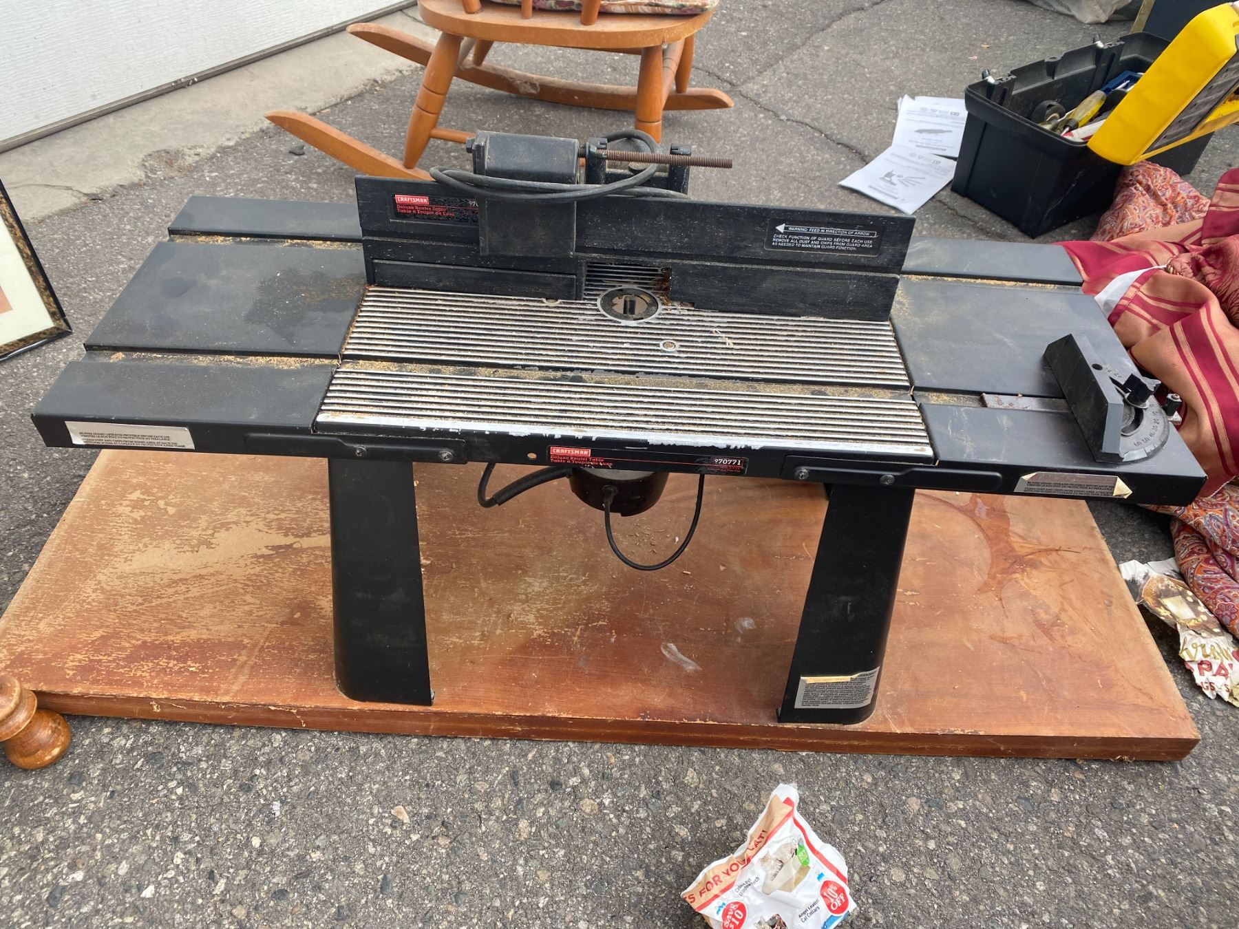 Craftsman deluxe router table