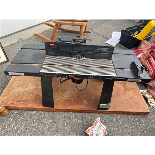 Craftsman deluxe router table