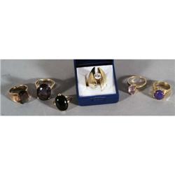 LOT OF SIX RINGS including amethyst and onyx