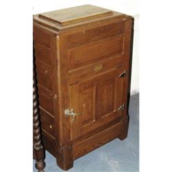 OAK ICE BOX