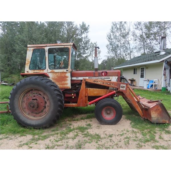 Int 806 Tractor - Cab, Torque 540/1000 PTO Dual Hyd w FEL - Items Located in Woodridge, MB, Contact