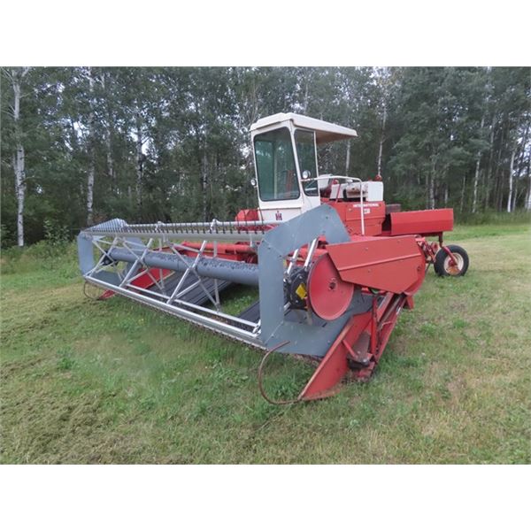 Int 230 Gas 16' Swather w PU Reel & New Canvas- Items Located in Woodridge, MB, Contact Glen for Vie