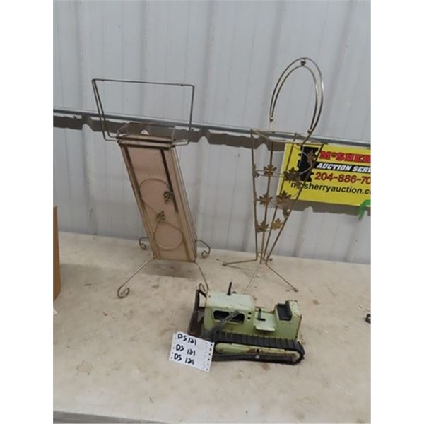 2 Retro Ashtray Stand & Tonka Crawler