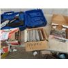 Image 4 : Campbell Hausfield - 3 Air Nailers & 3 Boxes of Nails