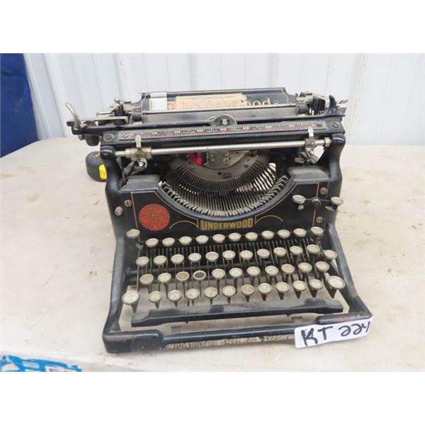 Underwood Manual Vintage Typewriter