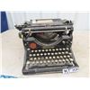 Image 1 : Underwood Manual Vintage Typewriter
