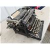 Image 2 : Underwood Manual Vintage Typewriter