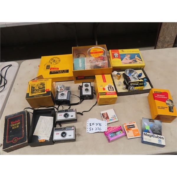 Vintage Cameras, Kodak Brownie, Star Flash w Box, Kodak Duaflex III , Brownie Hawkeye Plus More!
