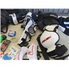 Image 3 : Bauer Kids Hockey Gear, Gloves, Pads, Hockey Tape Warm Up Clothes, 2 Pairs socks & Bag