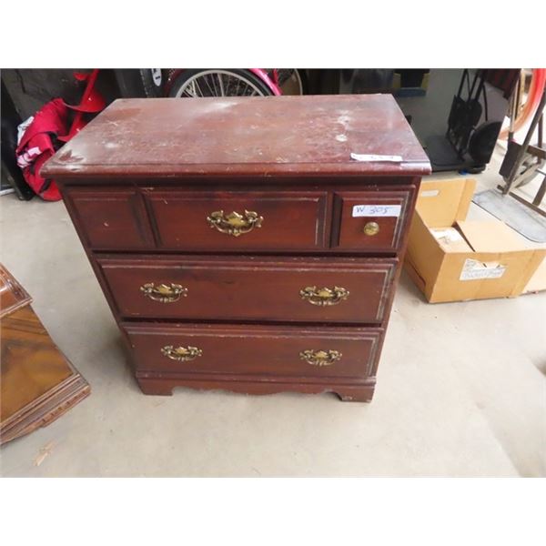 (W) 3 Drawer Dresser 30" x 28" x 16"