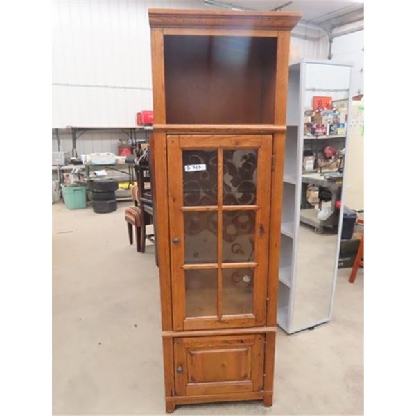 Cabinet 33" x 22" x 16"