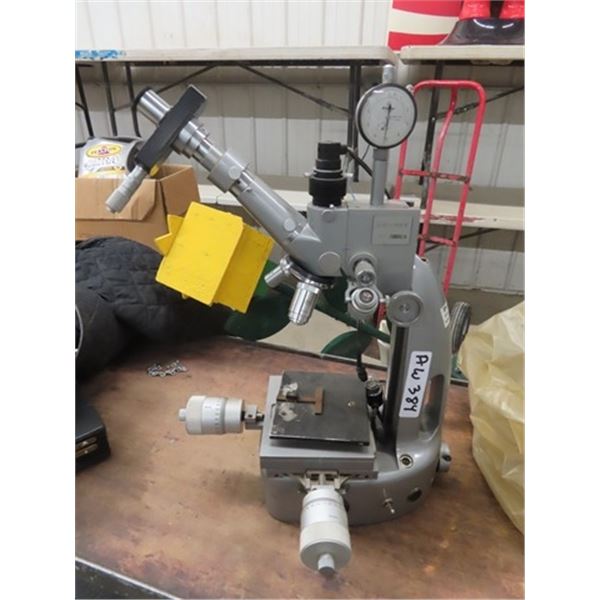 Unitron TMS 6312 Microscope