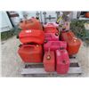 Image 3 : (W) 12 Gas Cans & Car Ramps
