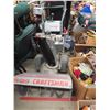 Image 4 : Craftsman 8 HP 25" Snowblower- Elec Start w Chains - Works