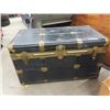 Image 1 : Trunk 22" x 39"x 20" - No Key
