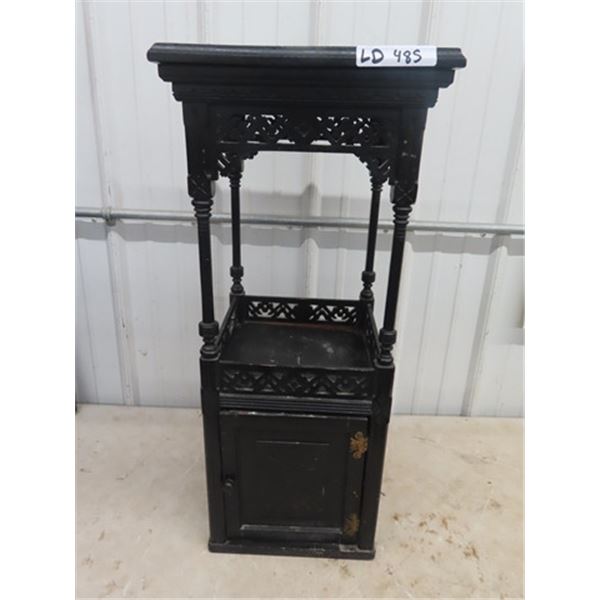 Stand w Bottom Drawer