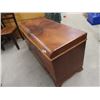 Image 4 : Cedar Chest w Bottom Drawer 25" x 45" x 18"
