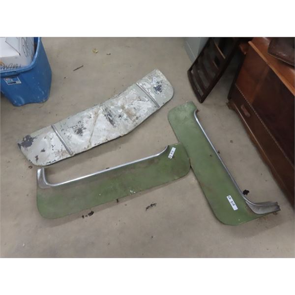 VIntage Auto Sunvisor & Set of Fender Skirts