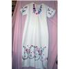 Image 1 : Vintage Mexican Hand Embroidered Caftan #2204242