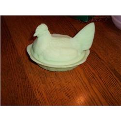 Fenton Hen on Nest Covered Dish/1970s #2205050