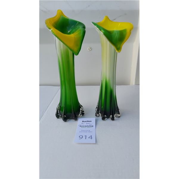2 Glass Vases Cat A