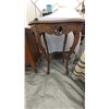 Image 9 : Table & Cabinet Cat C