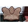 Image 1 : Antique Love Seat Cat C
