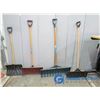 Image 1 : **(4) Shovels