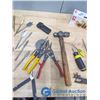 Image 3 : Flooring Installation Kit, Hammer, Tin Snips, Assorted Bits & Multi-Tool