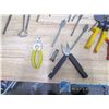 Image 4 : Flooring Installation Kit, Hammer, Tin Snips, Assorted Bits & Multi-Tool