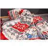 Image 7 : Sunbeam Heated Christmas Throw & Berry Decorations