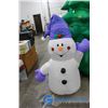 Image 2 : 8ft Tall Blow Up Christmas Display