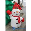 Image 4 : 8ft Tall Blow Up Christmas Display