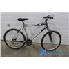 Image 2 : **26" Men's Raleigh Grey Bike