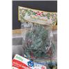 Image 5 : Plastic Holly & Mistletoe Decor