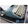 Image 8 : Majestic Model 800 Typewriter w/Case