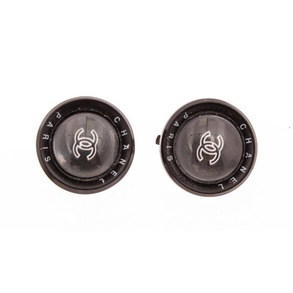 Chanel Vintage Black Resin CC Round Clip On Earrings