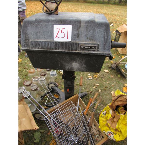 Structo BBQ and Accessories
