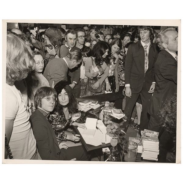 John Lennon and Yoko Ono Original Wire Photograph