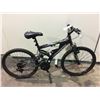 Image 2 : BLACK HYPER BEAR MOUNTAIN, FULL SUSPENSION 21 SPEED SMALL FRAME MOUNTAIN BIKE - NO BRAKES