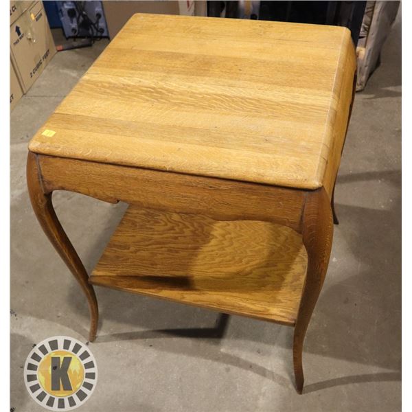 VINTAGE WOOD SIDE TABLE