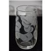 Image 6 : FRANK ODA ETCHED GLASS ANTHURIUM PLATE W/WOOD HANDLES & ETCHED GLASSES (6 PCS)