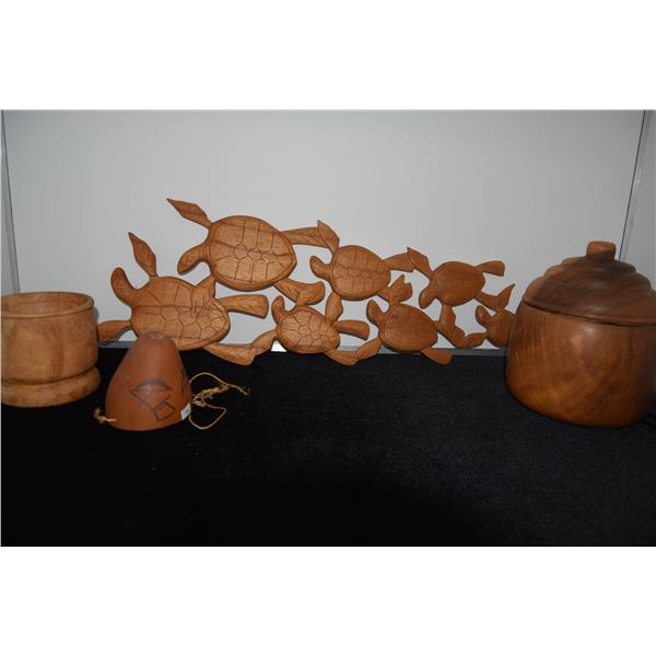 CARVED WOOD TURTLE SCULPTURE, WOOD BOWLS & GOURD VESSEL (4 PCS)