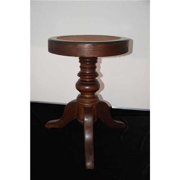 KOA STOOL W/CANE SEAT