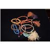 Image 1 : MALA BEAD BRACELETS & FROG CHARMS (9 PCS)